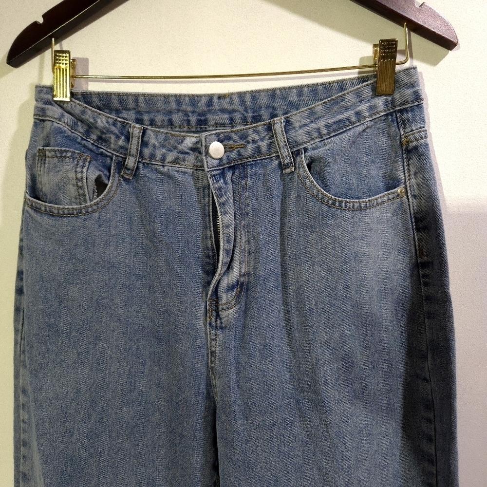 Shein | Butterfly Graphic Blue Jeans - Picture 2 of 9